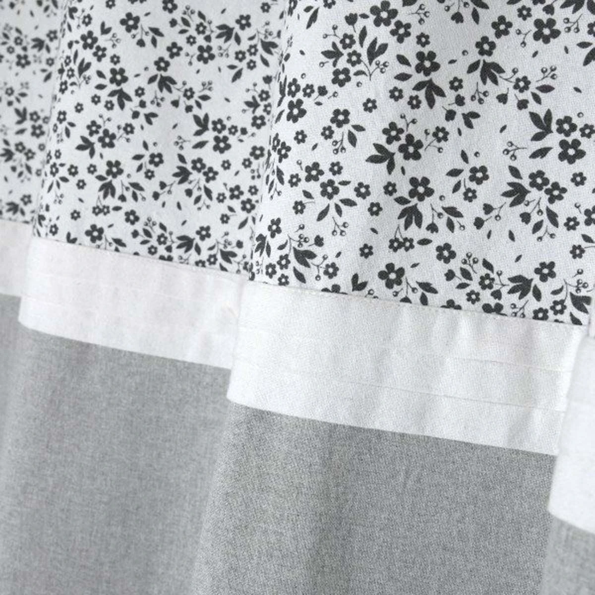 Tenda Arredo Coprente Ombeline Con Borchie 140x260 Cm J490 4 Tenda Arredo Coprente Ombeline Con Borchie 140x260 Cm J490 - immagine 2