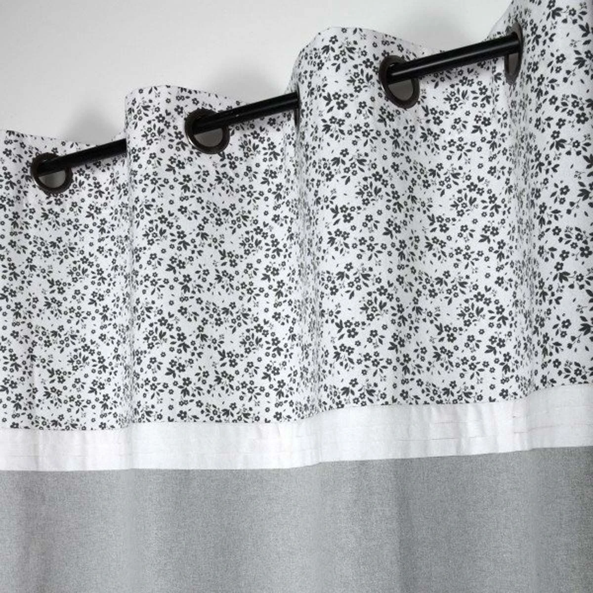 Tenda Arredo Coprente Ombeline Con Borchie 140x260 Cm J490 5 Tenda Arredo Coprente Ombeline Con Borchie 140x260 Cm J490 - immagine 3